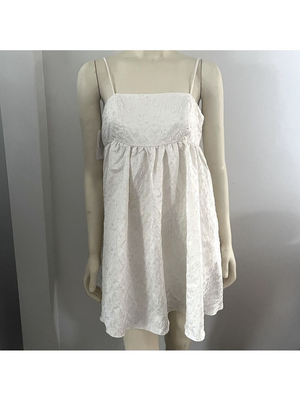 NWT Storia Women’s cream baby doll floral appliqué mini baby doll dress M